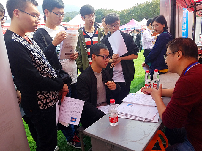 太湖学院首场秋招会吸引585家用人单位7.jpg