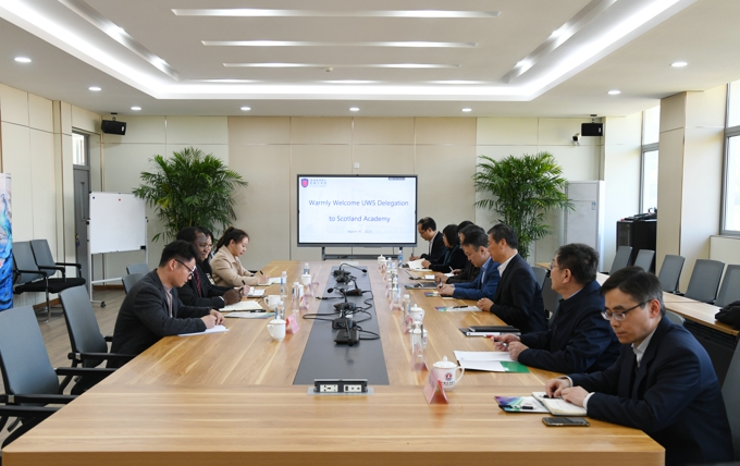 best365与英国西苏格兰大学代表洽谈深化合作事宜1.jpg