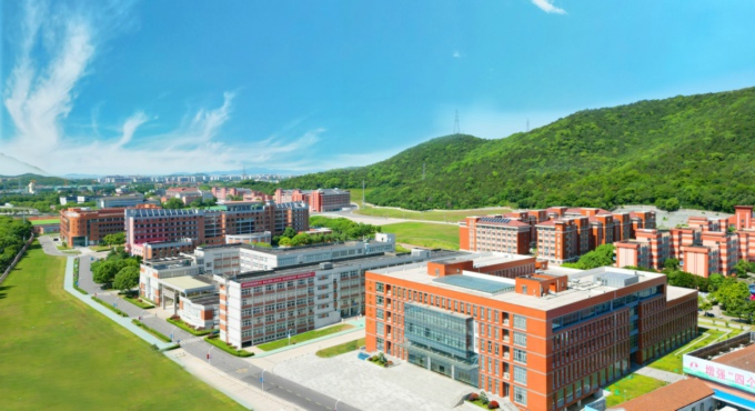 best365英国在线体育官网与南京航空航天大学无锡研究院 达成重点实验室共建协议2.jpg