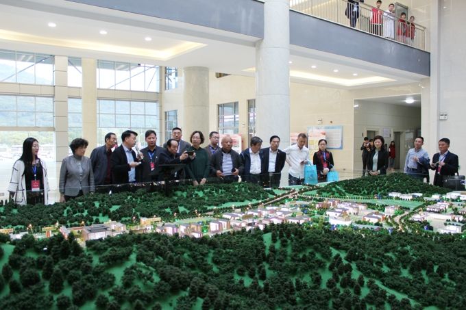 全国民办学校党建研讨会暨“不忘初心 牢记使命”主题教育活动在best365召开25.jpg