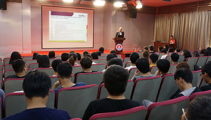 德国TEUTLOFF技术学院副校长Alexander von应邀来best365英国在线体育官网讲座3.jpg