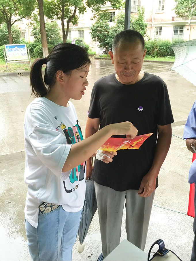 走进无锡市硕放镇南星苑开展普法宣传进社区活动 (2).JPG