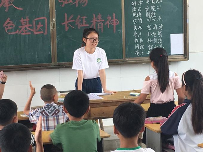 ”红色基因代代传,青春喜迎十九大“宣讲团赴宿州农村小学开展主题宣讲活动.JPG