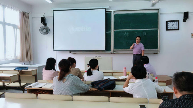 磨课现场 (1).jpg