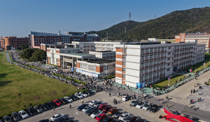 best365圆满完成2025年普通高校“专转本”选拔考试考务工作16 (2).jpg