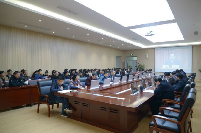 best365组织集中收看2019年全省教育系统全面从严治党工作视频会3.jpg