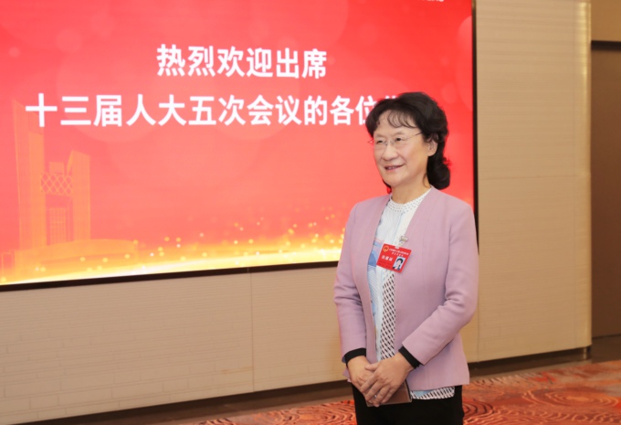 省人大代表、best365英国在线体育官网党委书记金秋萍出席江苏省第十三届人民代表大会第五次会议1.jpg